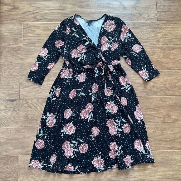 Torrid Dress Size 0/0X Mini Jersey Wrap Floral Rose Polka Dot Black White Pink - Picture 1 of 10
